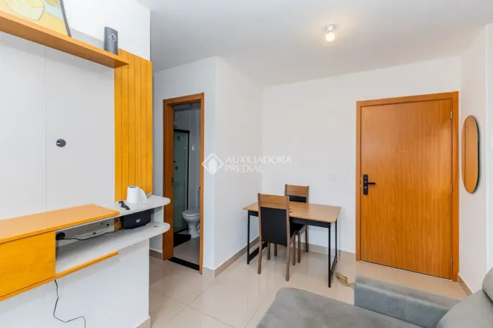 Apartamento com sacada 2 quarto(s), no bairro Costa e Silva