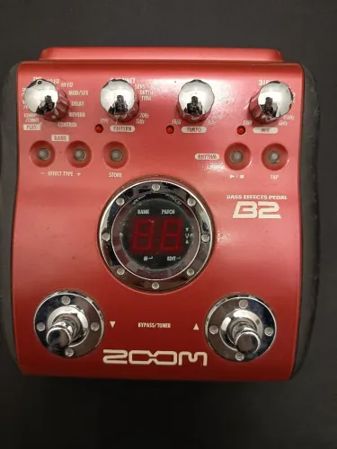Pedaleira Zoom B2