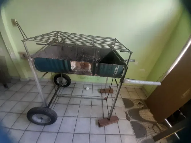 Churrasqueira nova com rodas