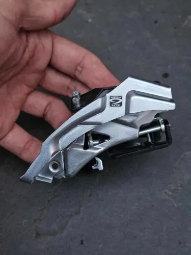 Câmbio de Bicicleta - Shimano Altus FD-M2000 3x9