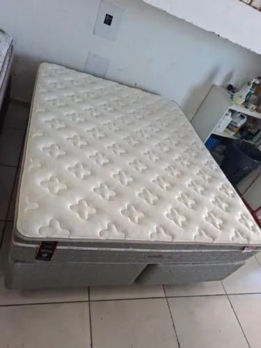 Cama box Queen size Colchão king Koil molas ensacandas bambú dividimos TB cartão