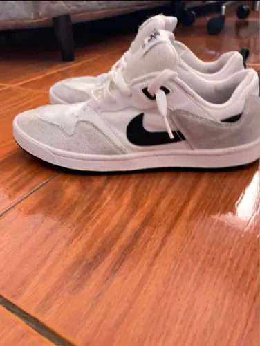 Vendo Nike Air Max - Tênis Original Tamanho 42-43 [ *] -