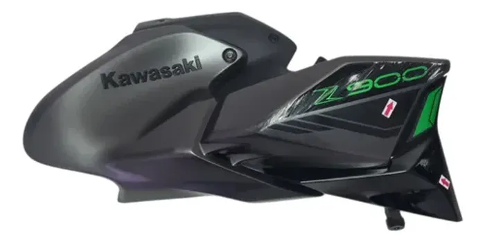 Carenagem Aba Do Tanque Direita Kawasaki Z900 20/23 Orig 06 Cinza-escuro E Preto
