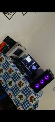 PC GAMER ,RX 7600 GIGABYTE!