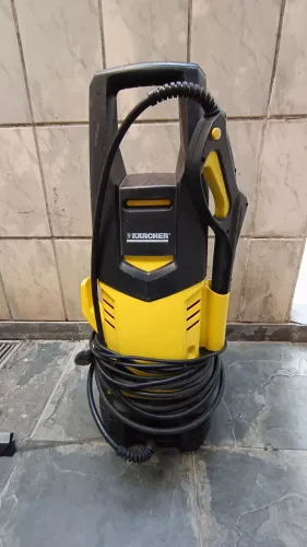 Lava-jato Karcher 3.140, revisado, em excelente estado.