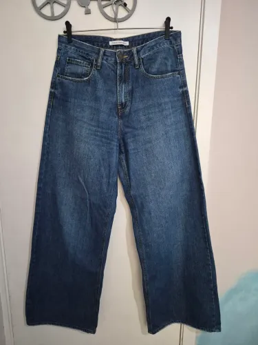 Calça jeans flare Calvin Klein tam 40 42