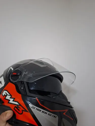 FW3 CAPACETE VAI COM VISERA ESCURA TAMBÉM.