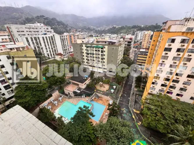 Cobertura duplex - 3 quartos - dependência completa - Vaga - condomínio Plaza com total in