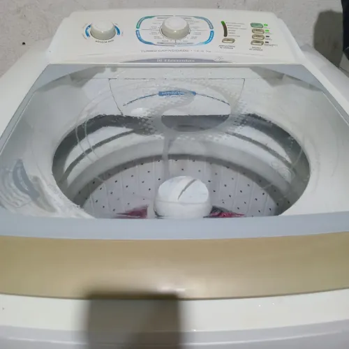 Maquina lavar eletrolux 15 2, kg funcionando perfeitamente