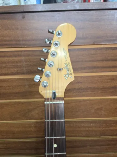 Guitarra Fender stratocaster com captador dimarzio