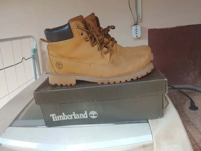Vendo timberland usada/ 1 mês 41 42