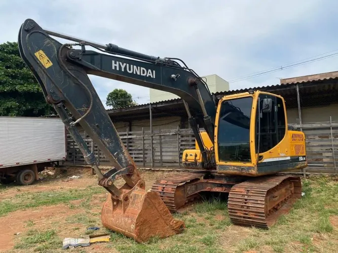 Escavadeira Hidráulica Hyundai 