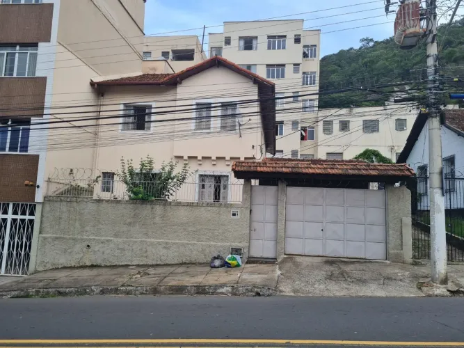 Casa com 5 quartos à venda, 197 m²- Jardim Glória - Juiz de Fora/MG