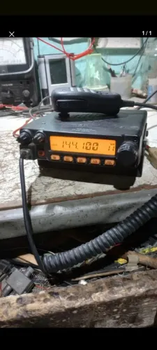 Vendo Rádio amador Yaesu semi-novo na caixa valor 1.600$