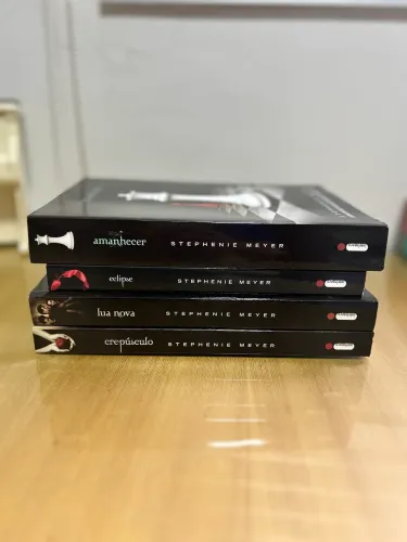 SAGA CREPÚSCULO COMPLETA - STEPHENIE MEYER