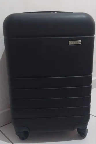 Linda mala disponível 