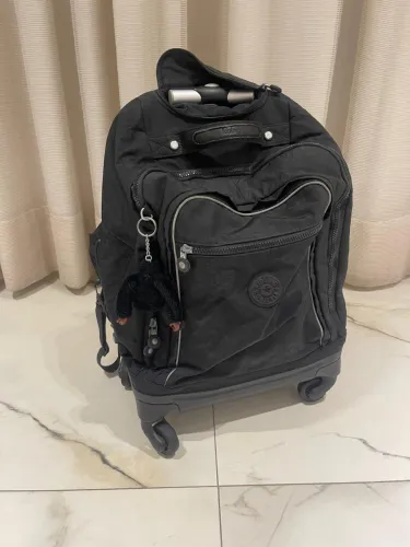 Mochila Kipling com rodinhas