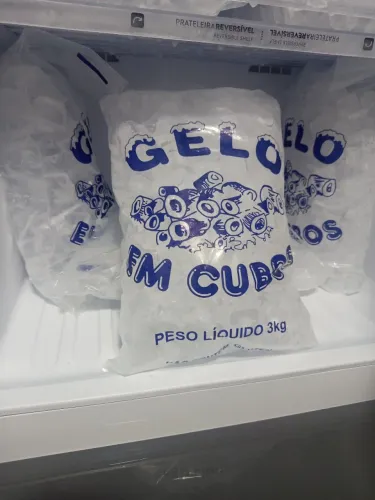 Gelo em Cubos