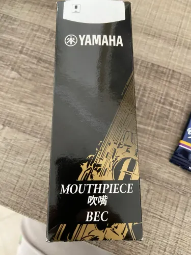 Boquilha Yamaha Saxofone Sax Alto As4c Original + Paleta Vandoren 2.5 