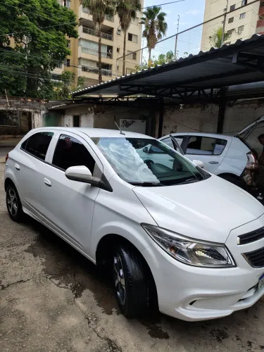 Chevrolet Onix Hatch LT 1.0 8V Flex Power Mec. 4P 2015