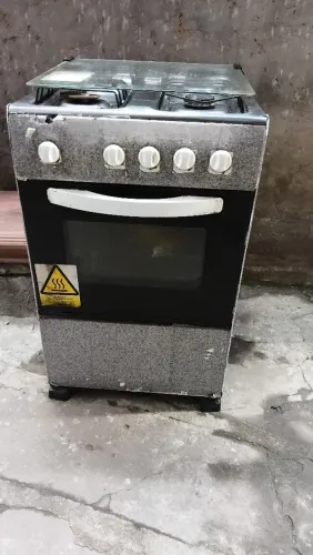 Fogão velho funciona apenas duas bocas