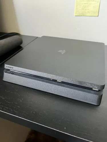 Playstatios 4 (PS4) SLIM 500GB com 2 controles e jogo UNCHARTED 4