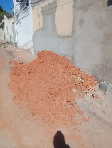 Doa-se terra para aterro, não entrego.