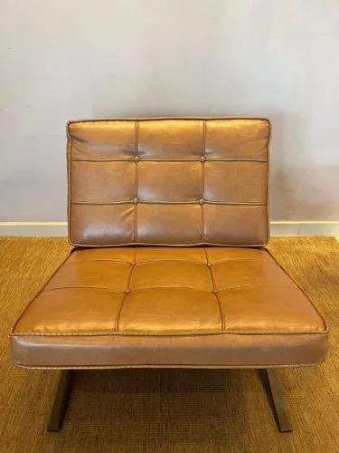 Poltrona Barcelona de Luxo em Couro Envelhecido e base de Aço Corten (4 Unids)