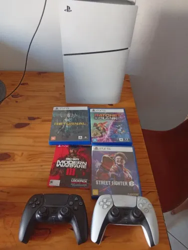 Play 5 Semi Novo 2 Controles Originais e 5 jogos