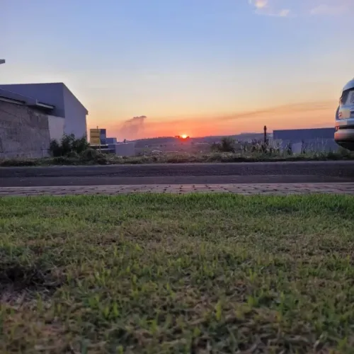 TERRENO À VENDA   |  RESIDENCIAL FLORAIS DO LAGO  |  APUCARANA  | R$ 150.000 |