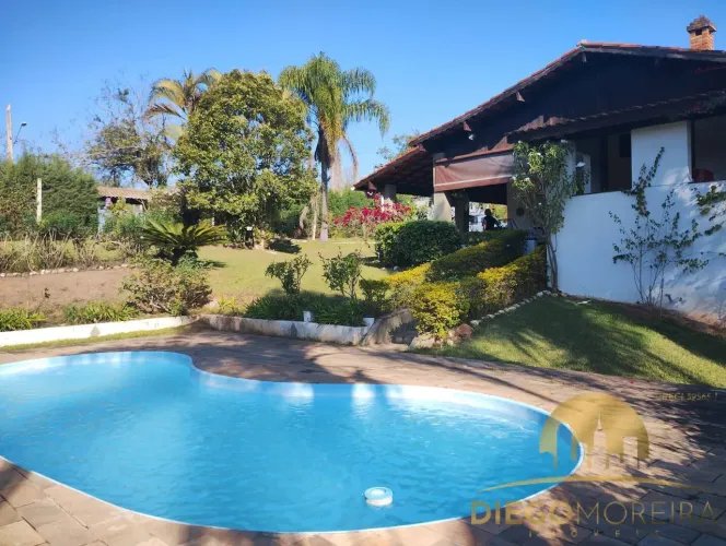 Chácara escriturada à venda em Atibaia com 2.520m²