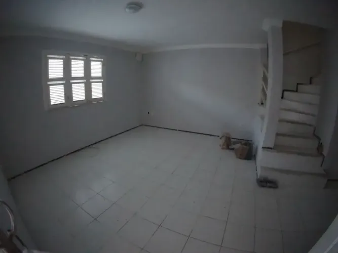 Casa Duplex para venda tem 250 m² com 5 quartos em Mondubim - Fortaleza - CE