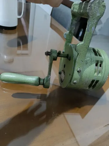 Sirene antiga militar a manivela Rotan n