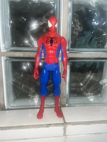Boneco do homem aranha