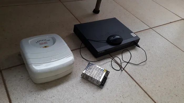 Sistema de segurança DVR INTELBRAS.