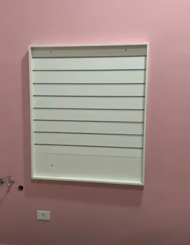 PAINEL CANALETADO STATWALL BRANCO C/ MOLDURA NA LATERAL