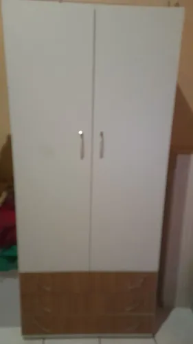 Vendo quarda roupa duas portas e 3 gaveta novo