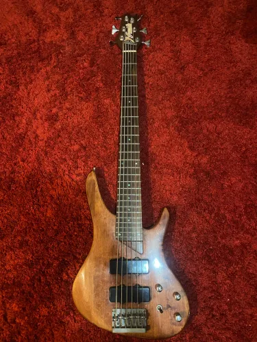 Baixo 6 cordas Luthier
