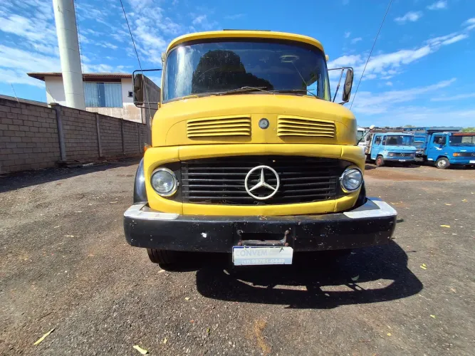 Mbenz1313 truck carroceria