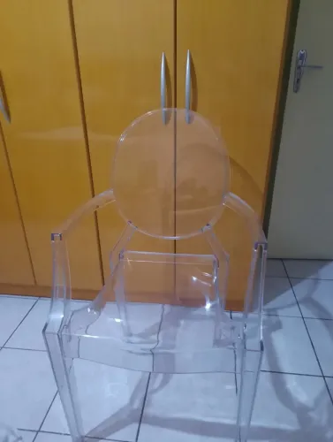 Cadeira transparente 