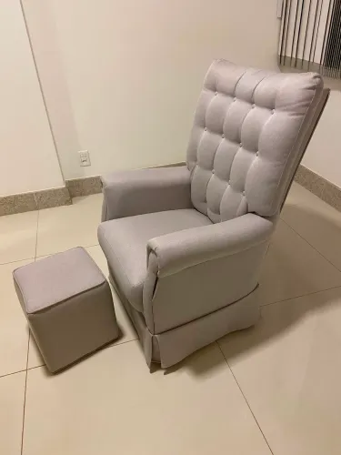 Cadeira de amamentação + puff