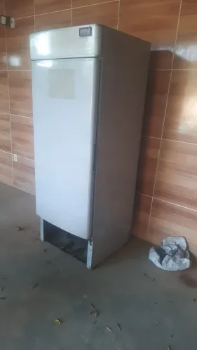 Vendo 2 freezer cervejeira 570 litros 