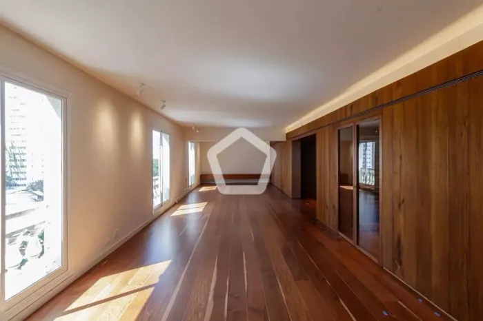 Apartamento à venda, 194m² no Coração do Itaim Bibi