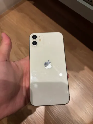 Iphone 11 Branco 128GB 72% bateria Display trocado