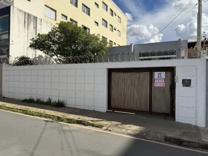 Casa comercial para Locação - Centro