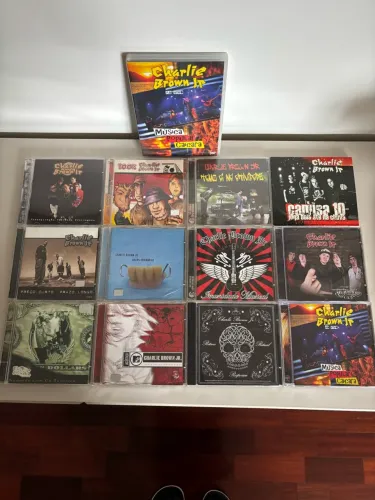 Coleção cds e dvd Charlie Brown Jr