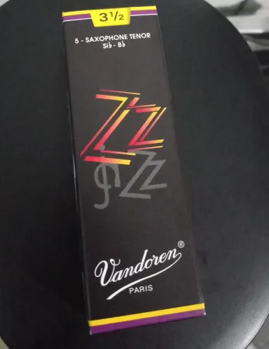 Palheta Vandoren Jazz Zz n?3,5 na Caixa