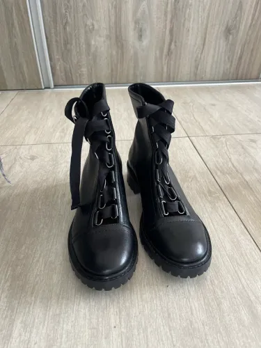 Bota de couro schutz