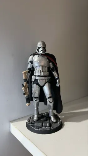 Captain phasma star wars