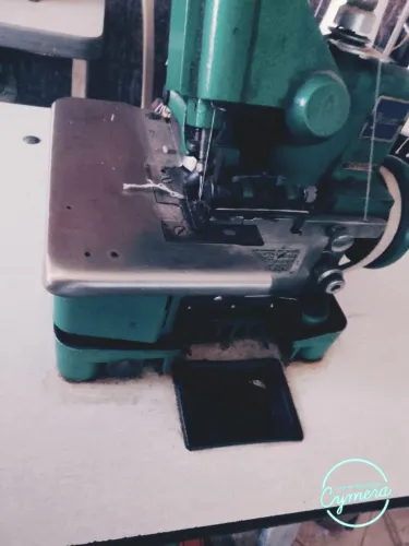 Vende-se Máquina de custura.